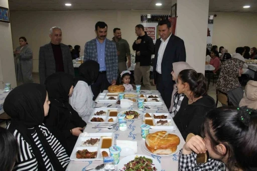 Kaymakam Soysal, öğrencilerle iftar programında buluştu
