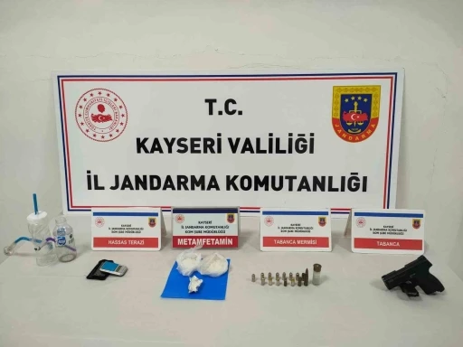 Kayseri’de uyuşturucu operasyonu: 2 gözaltı
