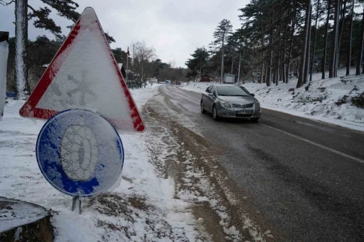 Kazdağları’nda kar yağışı etkili oldu
