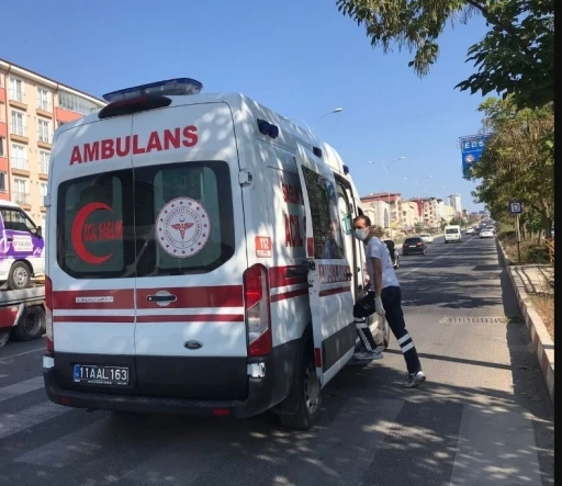 Kontrolden çıkan motosiklet devrilirken, sürücüsü yaralandı
