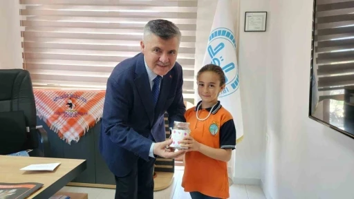 Köyceğizli Rumeysa, Filistinli Çocuklara Yardım Gönderdi