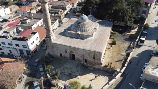 Kozan’da tarihi Hoşkadem Camii Ramazan’a hazır
