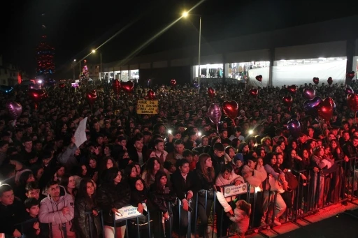 Kula Alışveriş Festivali’nin ikinci gününde Yener Çevik sahne aldı
