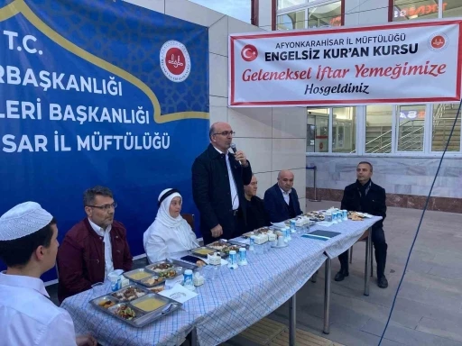 Kur’an Kursu öğrencileri İftarda buluştu
