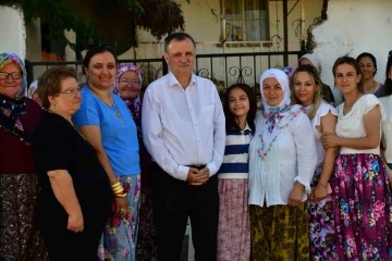 Kurban Bayramı’nı vatandaşlarla geçiren Başkan Balaban’a yoğun ilgi
