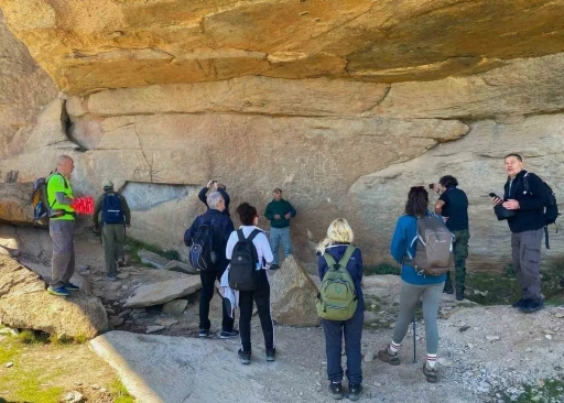 Kuşadası’ndaki turist rehberleri Latmos’u gezdi
