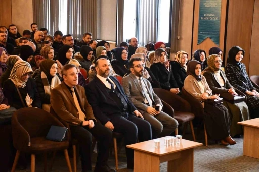 Kütahya’da &quot;Merkez-Taşra Buluşmaları&quot; kapsamında atölye çalışmaları düzenlendi
