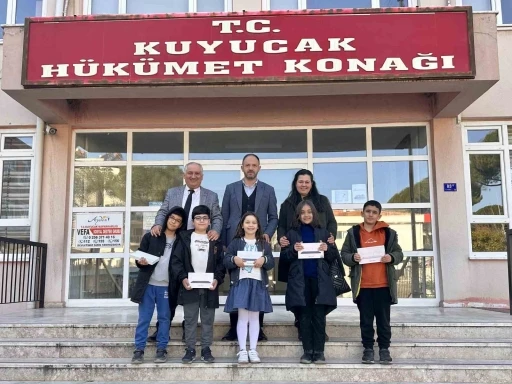 Kuyucak Kaymakamı Niyazi’den BİLSEM öğrencilerine hediye
