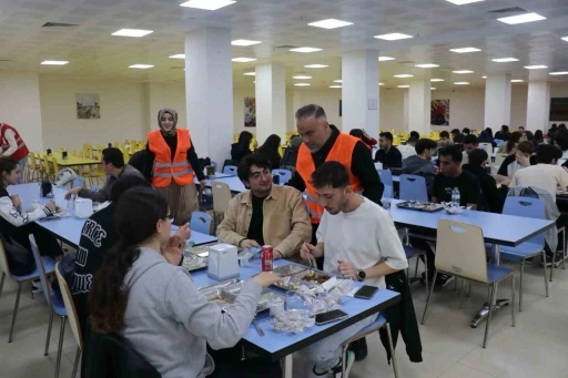 MAGİNDER, üniversite öğrencileri ve hasta yakınlarıyla iftarda buluştu
