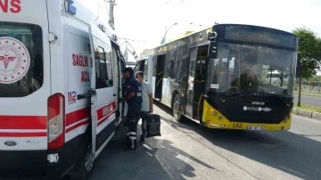 Malatya’da otobüs ile hafif ticari araç çarpıştı: 2 yaralı
