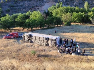 MALATYA'DA YOLCU OTOBÜSÜ ŞARAMPOLE UÇTU