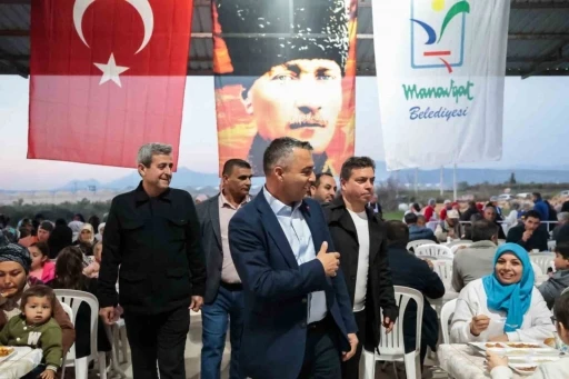 Manavgat Belediyesi’nden Gündoğdu Mahallesi’nde iftar sofrası
