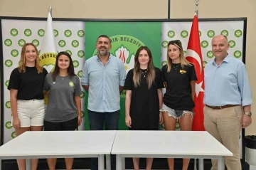 Manisa BBSK Kadın Voleybol Takımı’ndan üç transfer
