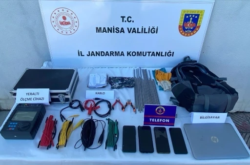 Manisa’da kaçak kazı operasyonu: 4 kişi suçüstü yakalandı
