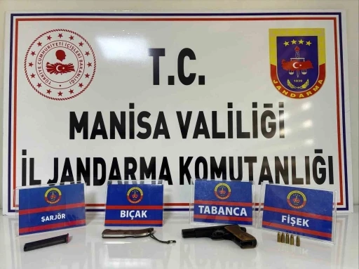 Manisa’da şüpheliden el yapımı tabanca çıktı
