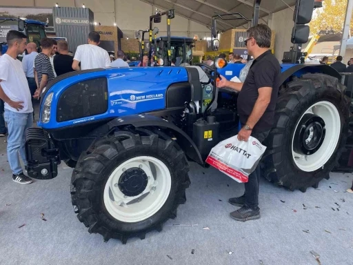 Manisa ve Konya traktörde yarışıyor
