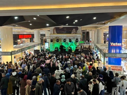 Mardian Mall’da manevi iftar ve Murat Belet ilahi konseri etkinliği
