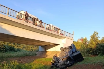 Mardin’de kontrolden çıkan otomobil şarampole devrildi: 2 yaralı
