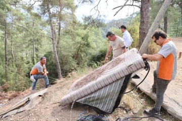 Marmaris ormanlarında ne ararsan var