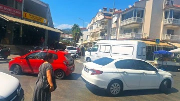 Marmaris'te pazaryerinde trafik çilesi