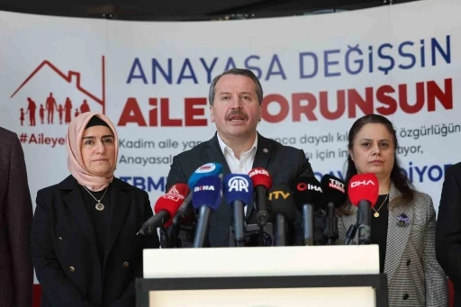 Memur-Sen Genel Başkanı Yalçın: &quot;Anayasa’ya ‘aile, kadın ve erkekten oluşur’ cümlesi eklenmeli&quot;
