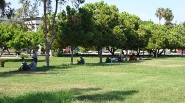 Mersin’de sıcak hava bunaltıyor
