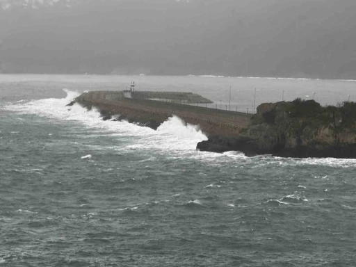 Meteorolojinin uyardığı Bartın’da fırtına
