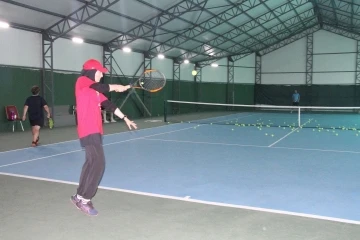 Mevlana Vadisi’ne kapalı tenis kortu
