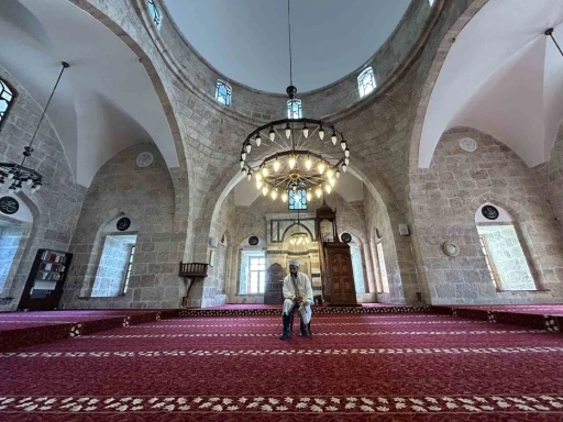 Mimar Sinan tarafından inşa edilen 450 yıllık camide ney dersleri veriliyor
