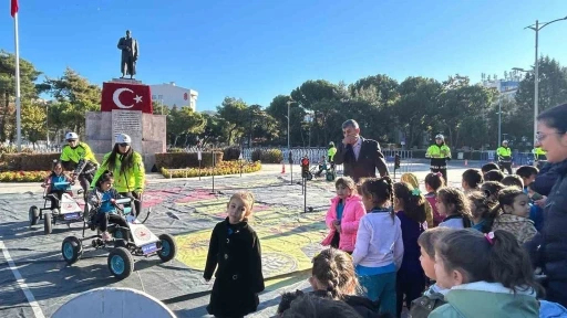 Mobil Trafik Eğitim Tırı Muğla’da Öğrencilerle Buluşuyor