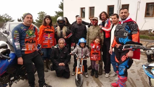 Motosiklet tutkunları, kortej eşliğinde Türkiye’nin ilk milli parkına gitti
