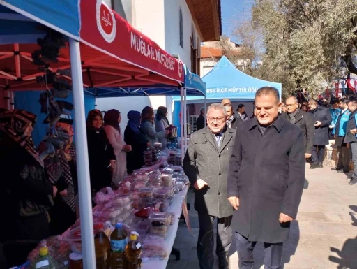 Muğla’da Kahramanmaraş depremlerinin ikinci yılında hayır çarşısı açıldı
