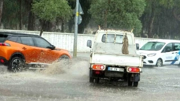 Muğla’da yaz yağmuru etkili oldu
