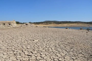 Mumcular Barajında Su Bitti Baraj Kapatıldı