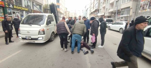 Muş’ta otomobilin çarptığı yaya ağır yaralandı, sürücü kaçtı
