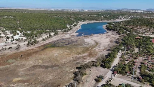 Musaözü Göleti’ndeki kuraklık çiftçiyi korkutuyor
