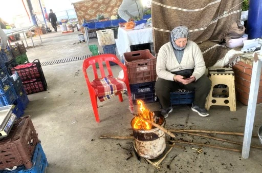 MARMARİS'TE AŞIRI SOĞUK, GÜNEŞLİ HAVANIN KEYFİNİ KAÇIRDI