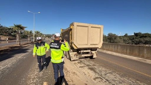 BODRUM’DA HAFRİYAT KAMYONLARINA CEZA YAĞDI