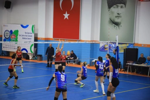 MUĞLA'DA TENİS VE VOLEYBOL TURNUVALARI DÜZENLENDİ