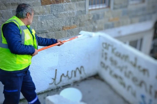 BODRUM'DA DUVAR YAZILARI TEMİZLİĞİ BAŞLATILDI