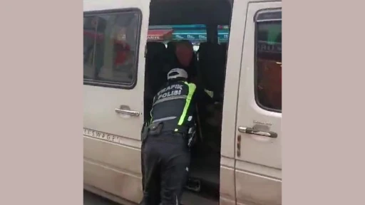 Polis Memurundan Gönülleri Isıtan Yardım Eli