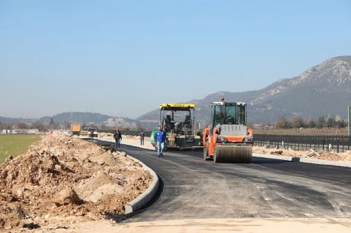 AVM BAĞLANTI YOLU ÇALIŞMALARINDA SONA GELİNDİ