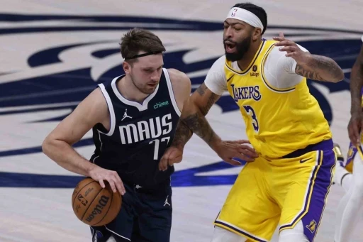 NBA’de Lakers, Luka Doncic’i kadrosuna kattı, Anthony Davis’i Dallas’a gönderdi
