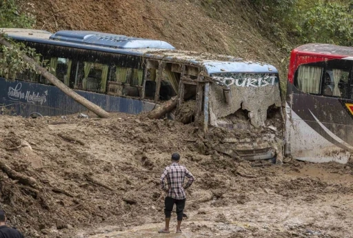 Nepal’de sel ve toprak kaymasında can kaybı 193’e yükseldi
