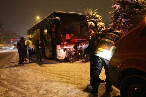 Nevşehir’de yolcu otobüsü ile otomobil çarpıştı
