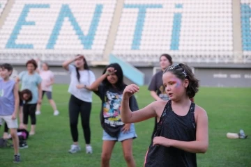 Nilüferliler zumba ile hem eğlendi hem spor yaptı
