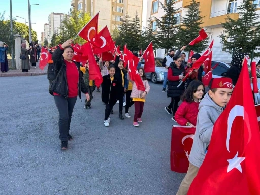 Öğrencilerden anlamlı yürüyüş
