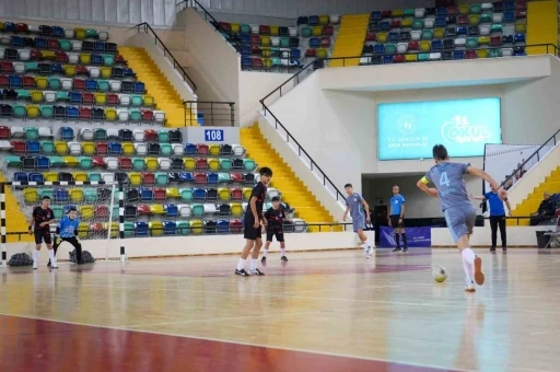 Okullar arası futsal müsabakaları başladı
