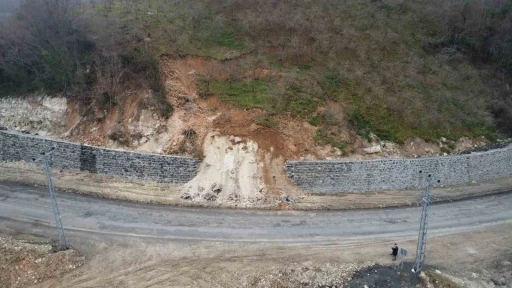 Ordu’da heyelanda istinat duvarı çöktü
