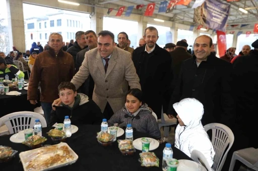 Orhaneli iftar sofrasında bir araya geldi
